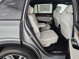 Cadillac VISTIQ Luxury AWD 4dr 2026