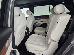 Cadillac VISTIQ Luxury AWD 4dr 2026