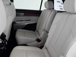 Cadillac VISTIQ Luxury AWD 4dr 2026