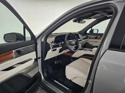 Cadillac VISTIQ Luxury AWD 4dr 2026