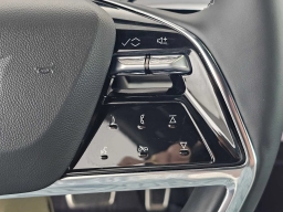 Cadillac VISTIQ Luxury AWD 4dr 2026