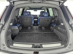 Cadillac VISTIQ Premium Luxury AWD 4dr 2026