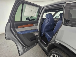 Cadillac VISTIQ Premium Luxury AWD 4dr 2026