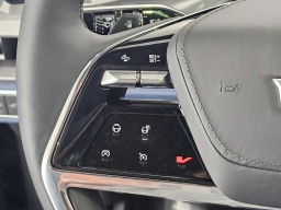 Cadillac VISTIQ Premium Luxury AWD 4dr 2026