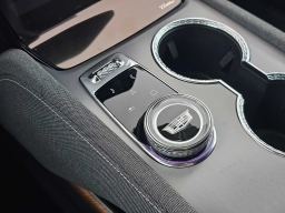 Cadillac VISTIQ Premium Luxury AWD 4dr 2026