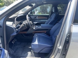 Cadillac VISTIQ Premium Luxury AWD 4dr 2026