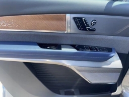 Cadillac VISTIQ Premium Luxury AWD 4dr 2026