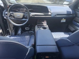 Cadillac VISTIQ Premium Luxury AWD 4dr 2026