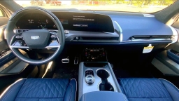 Cadillac VISTIQ Premium Luxury AWD 4dr 2026