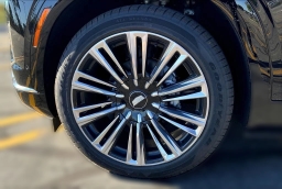 Cadillac VISTIQ Premium Luxury AWD 4dr 2026