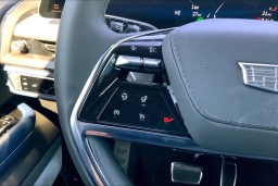 Cadillac VISTIQ Premium Luxury AWD 4dr 2026