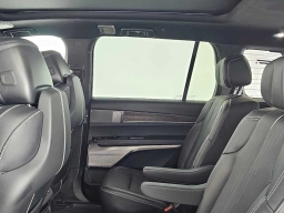 Cadillac VISTIQ Sport AWD 4dr 2026