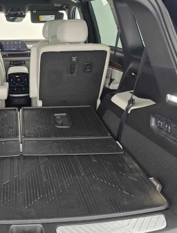 Cadillac VISTIQ Sport AWD 4dr 2026