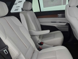 Cadillac VISTIQ Sport AWD 4dr 2026