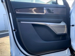 Cadillac VISTIQ Sport AWD 4dr 2026