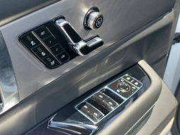 Cadillac VISTIQ Sport AWD 4dr 2026