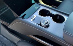 Cadillac VISTIQ Sport AWD 4dr 2026