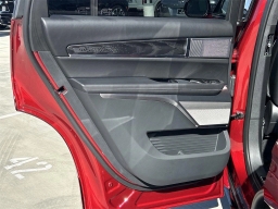 Cadillac VISTIQ Platinum AWD 4dr 2026