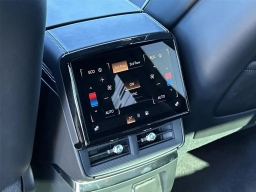 Cadillac VISTIQ Platinum AWD 4dr 2026