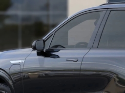 Cadillac VISTIQ Platinum AWD 4dr 2026