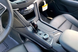 Cadillac XT5 AWD Luxury 4dr 2026