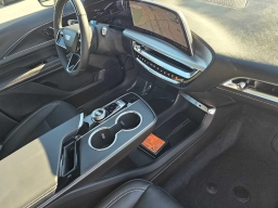 Cadillac LYRIQ Luxury 4dr 2026