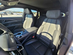 Cadillac LYRIQ Luxury 4dr 2026