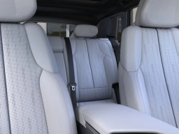 Cadillac LYRIQ Luxury 4dr 2026