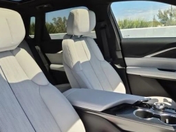 Cadillac LYRIQ Luxury 4dr 2026