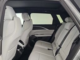 Cadillac LYRIQ Luxury 4dr 2026