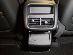 Cadillac LYRIQ Luxury 4dr 2026