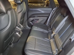 Cadillac LYRIQ Luxury 4dr 2026