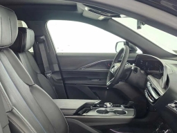 Cadillac LYRIQ Luxury 4dr 2026