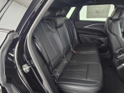 Cadillac LYRIQ Luxury 4dr 2026