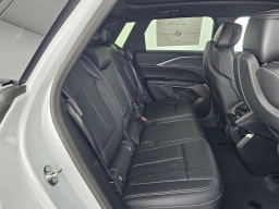 Cadillac LYRIQ Luxury 4dr 2026