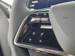 Cadillac LYRIQ Luxury 4dr 2026