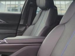 Cadillac LYRIQ Luxury 4dr 2026