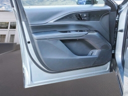 Cadillac LYRIQ Luxury 4dr 2026