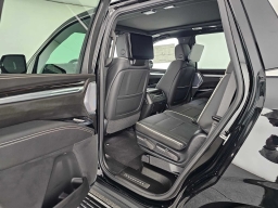 Cadillac Escalade 4WD Luxury 4dr 2026