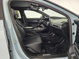 Cadillac LYRIQ LYRIQ-V Premium 4dr 2026