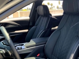 Cadillac LYRIQ LYRIQ-V Premium 4dr 2026