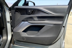 Cadillac LYRIQ LYRIQ-V Premium 4dr 2026