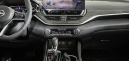 Nissan Altima SL FWD 2025