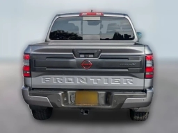 Nissan Frontier PRO-X Crew Cab 4x2 2026