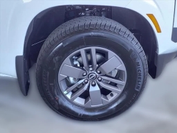 Nissan Frontier SV Crew Cab 4x2 2025