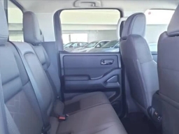 Nissan Frontier SV Crew Cab 4x2 2025