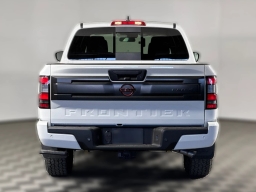 Nissan Frontier PRO-X Crew Cab 4x2 2026