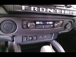 Nissan Frontier SV Crew Cab 4x2 2025