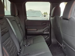 Nissan Frontier PRO-X Crew Cab 4x2 2026