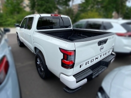 Nissan Frontier SV Crew Cab 4x4 2026